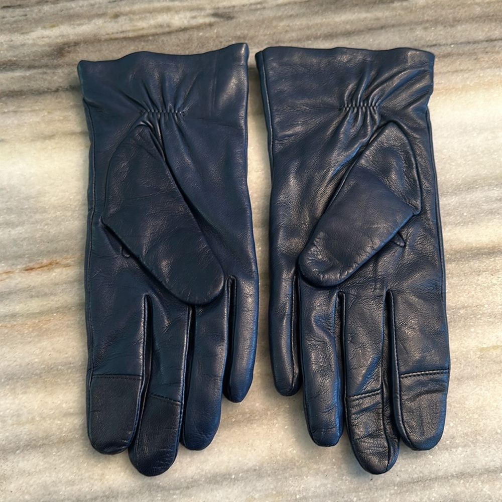 Women’s Lambskin and cashmere gloves-NWOT - Picture 3 of 5